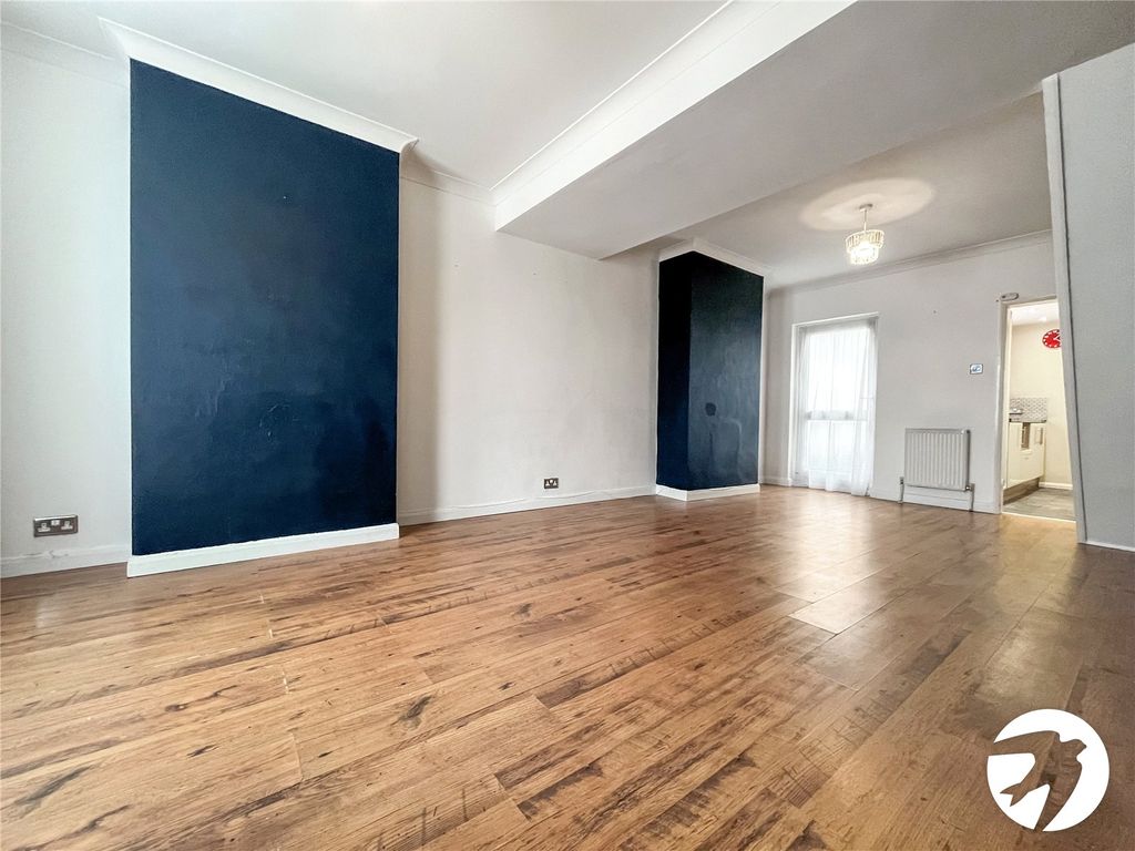 Property photo 3 of 13 Picture No. 16