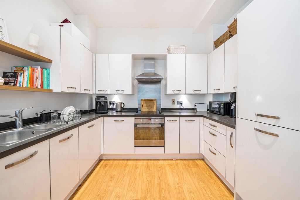 Property photo 2 of 13