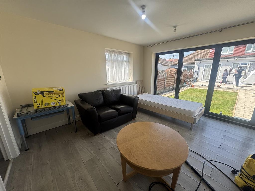 Property photo 1 of 6 1-Bedroom Flat To Rent Â€“ Allenby Road Â€“ Â£1,500 Pcm (All Bills Included)