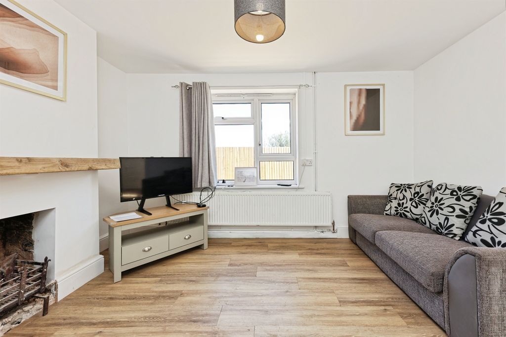 Property photo 2 of 16
