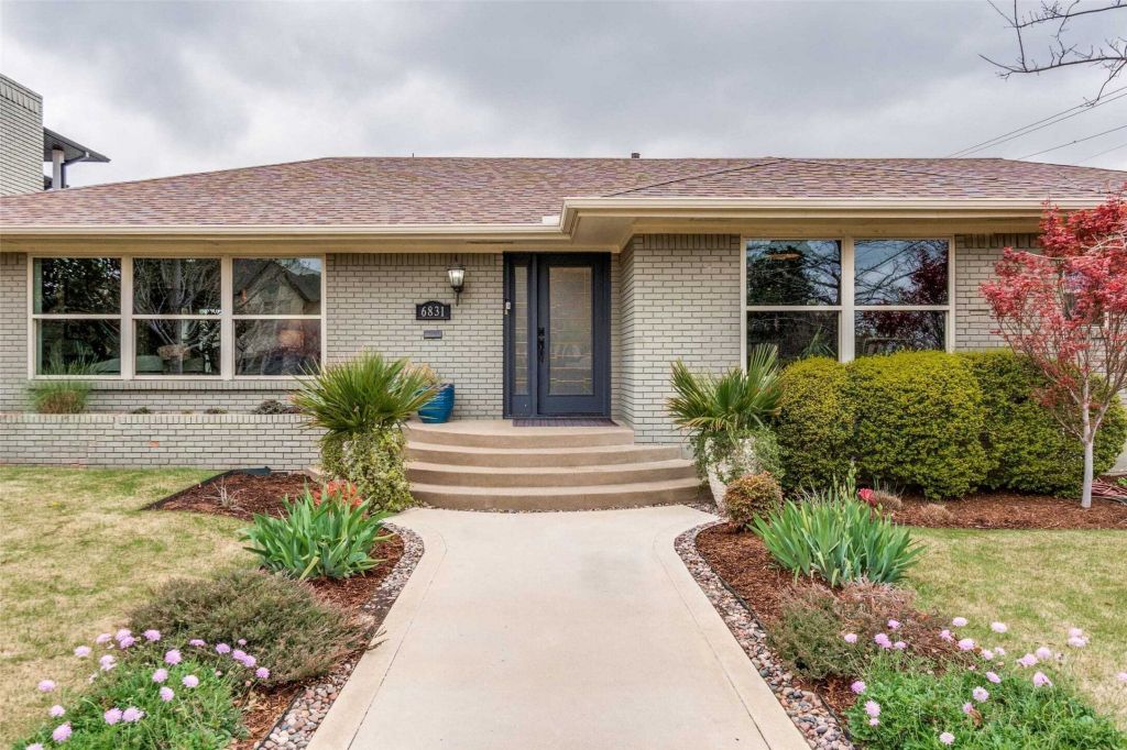 Property photo 1 of 28