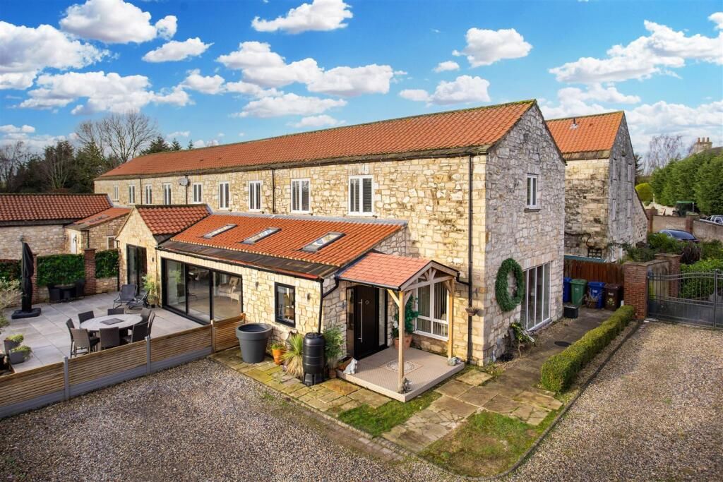 Property photo 2 of 37