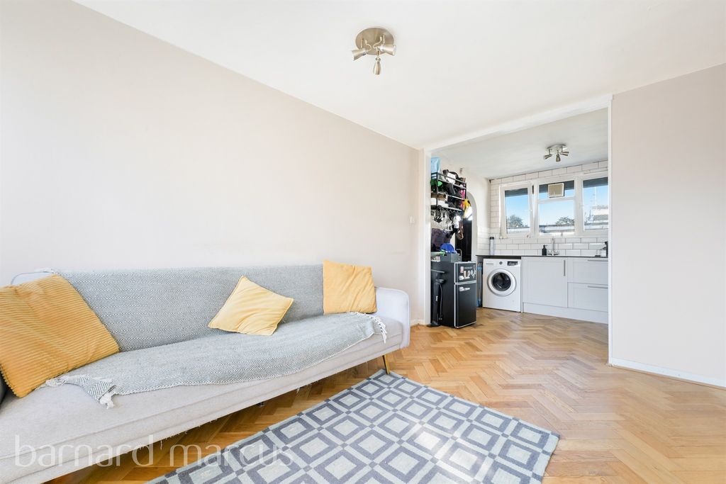 Property photo 3 of 8