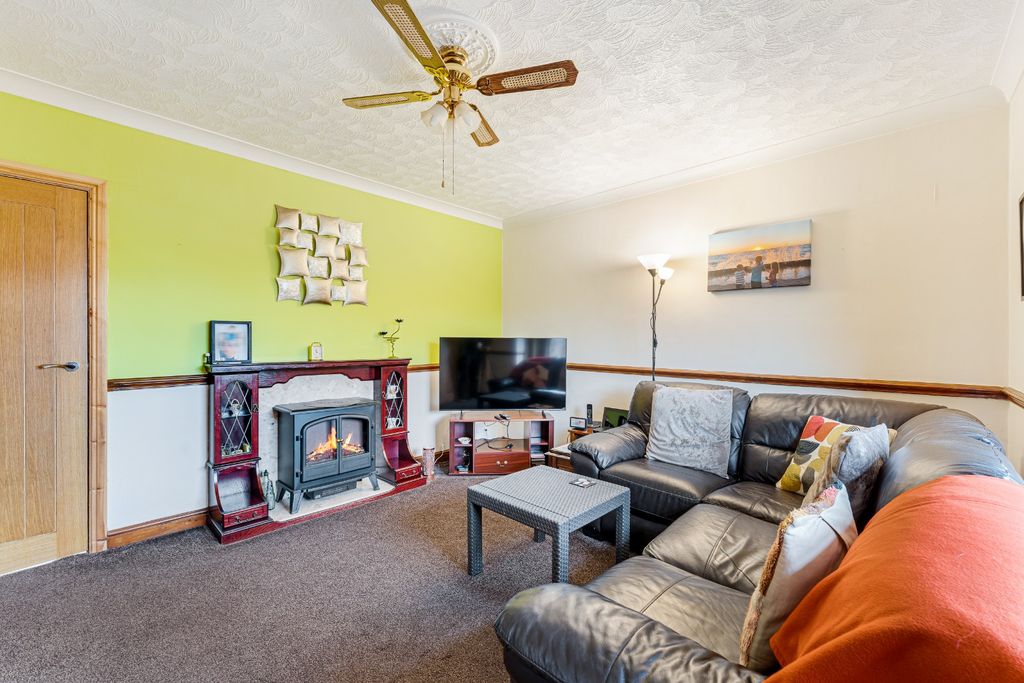 Property photo 2 of 28 4720134