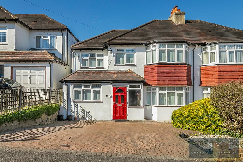 Property photo 1 of 16 Purley Bury Avenue 63 MV-1.Jpg