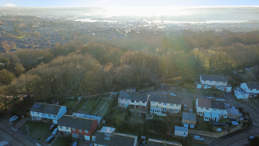 Property photo 3 of 25