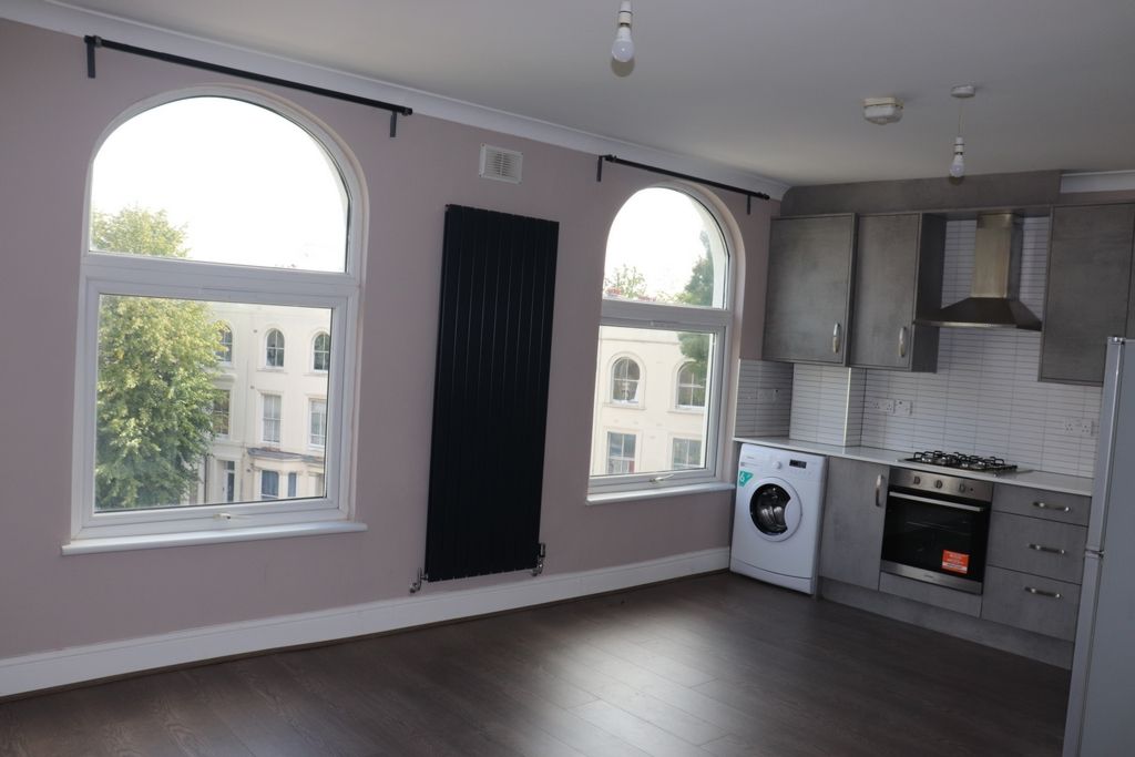 Property photo 3 of 10 Bdspr-000733-P-W-5Us0x3Pts.Jpg