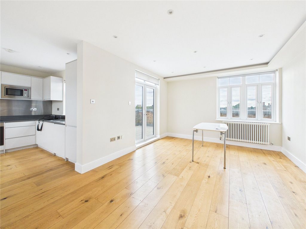 Property photo 3 of 16 Picture No. 02