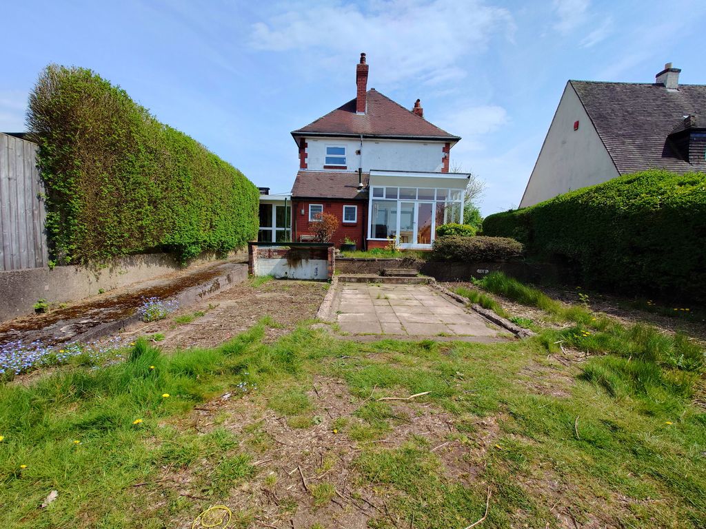 Property photo 2 of 31