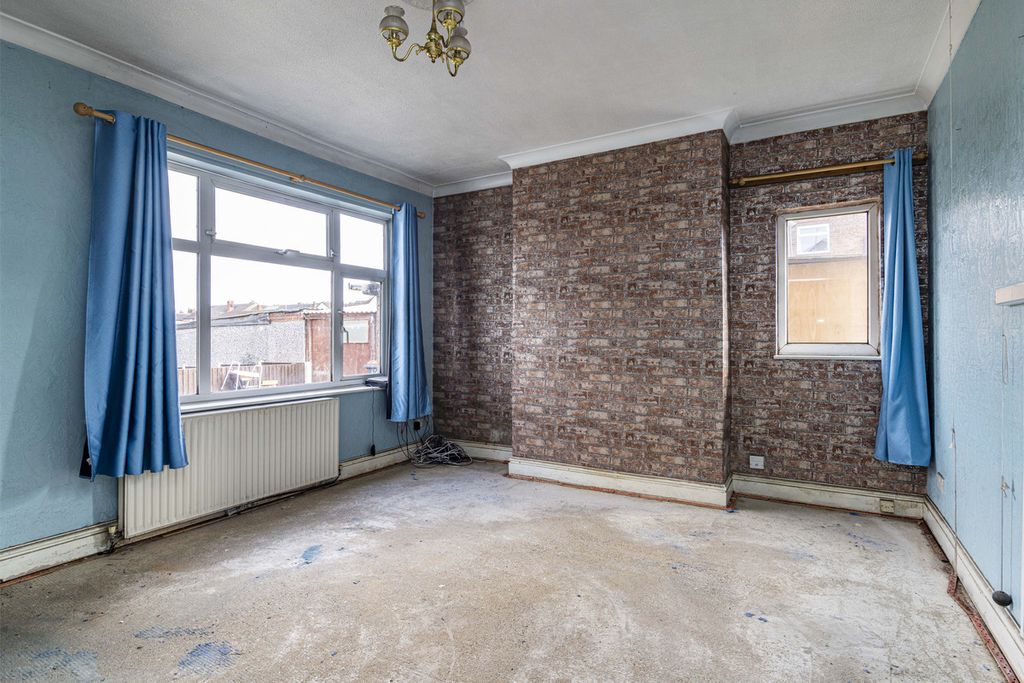 Property photo 3 of 13