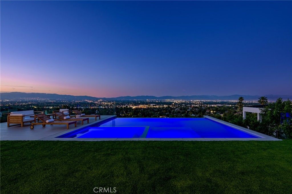 Property photo 3 of 50