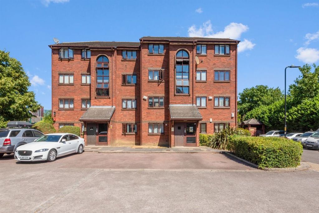 Property photo 1 of 5