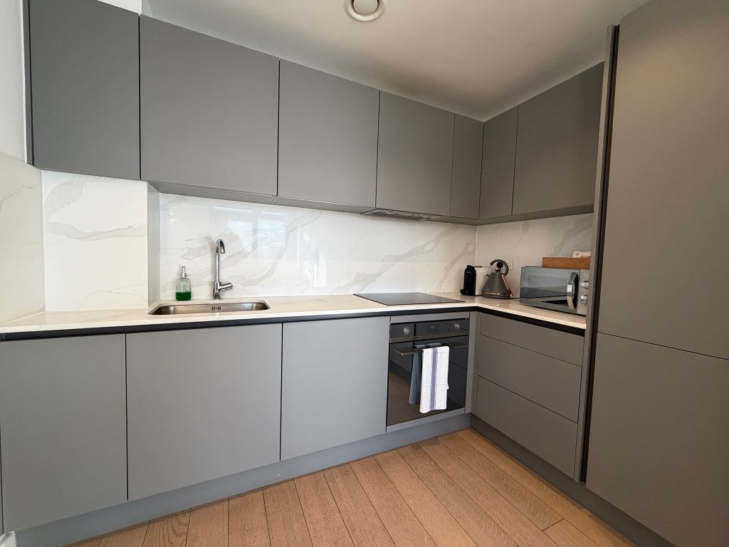 Property photo 2 of 18 Kitchen