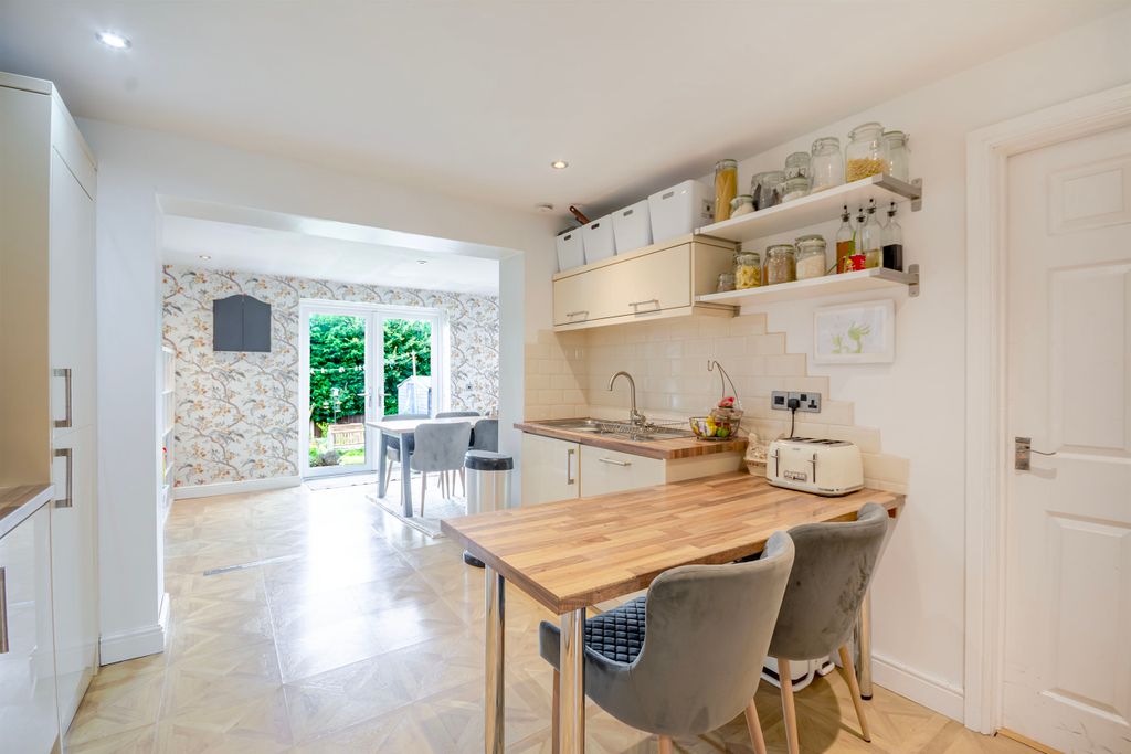 Property photo 3 of 20 Kitchen Diner