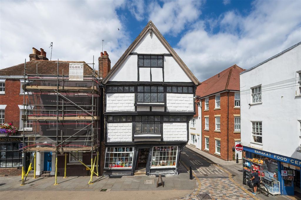 Property photo 1 of 22 Palace Street, Canterbury