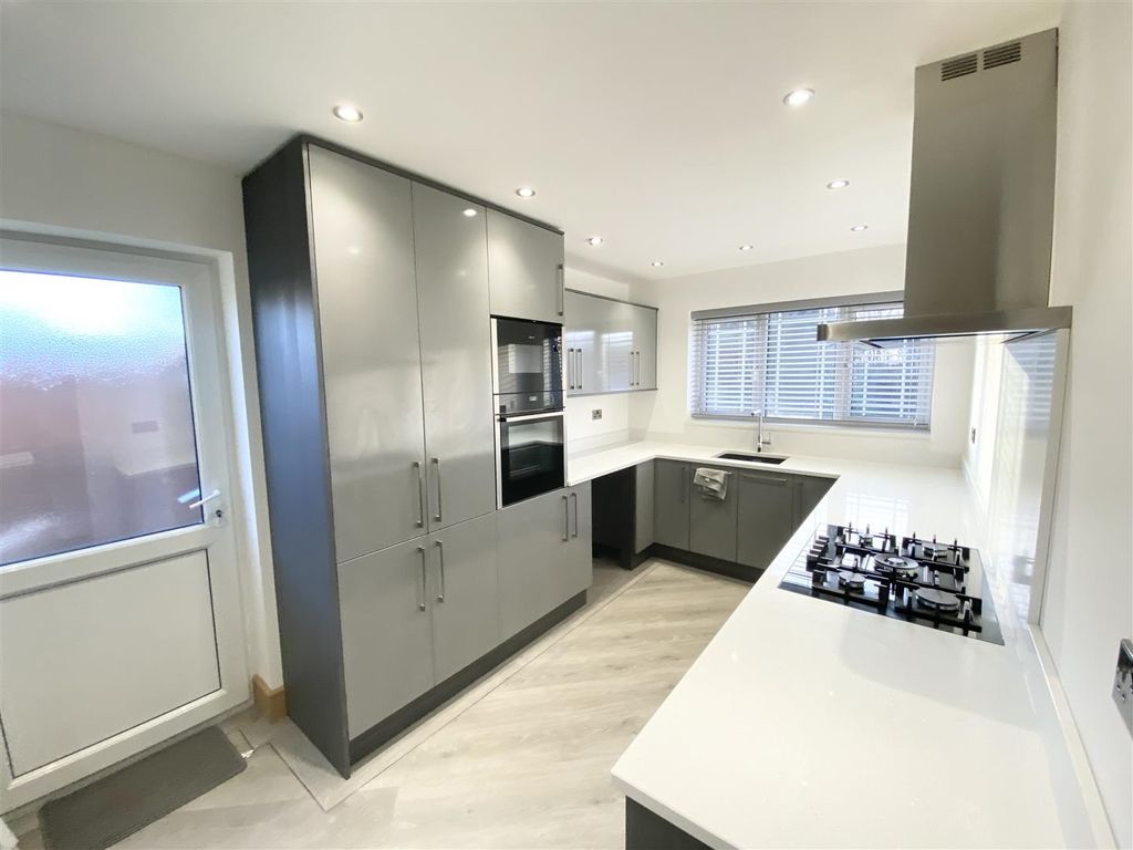 Property photo 2 of 14 00Cabe9A-2619-4848-A034-6E962C2C8720.Jpeg