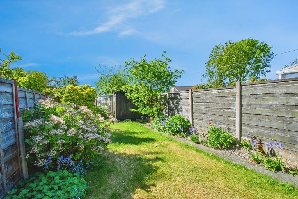 Property photo 2 of 17 Photo