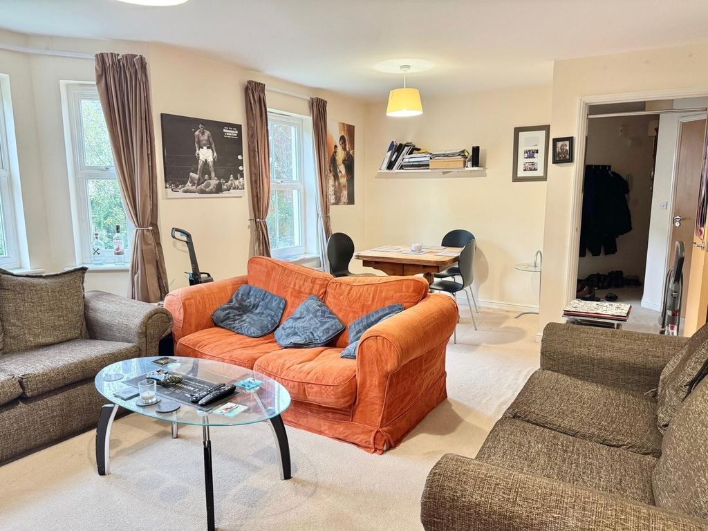 Property photo 2 of 14