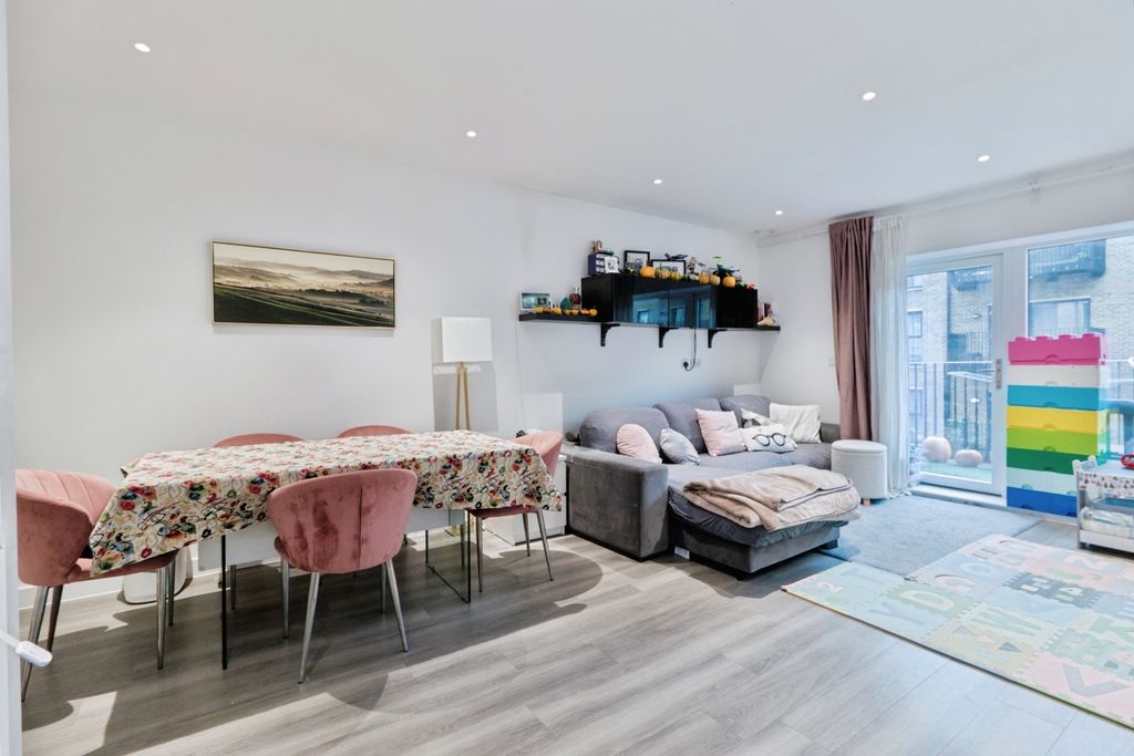 Property photo 2 of 23 Pbox-Img.Jpg