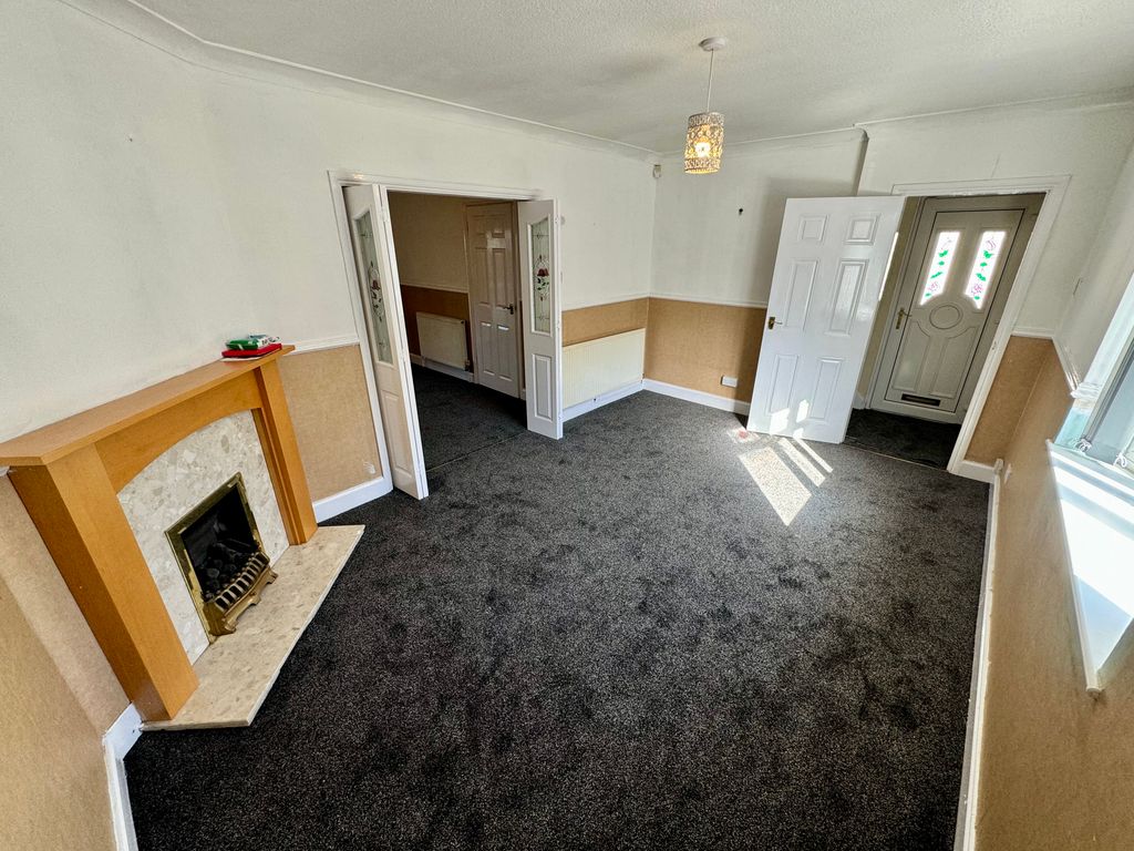Property photo 2 of 18 Image