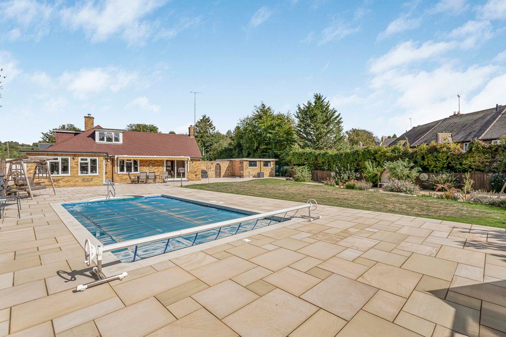 Property photo 2 of 23 2462907