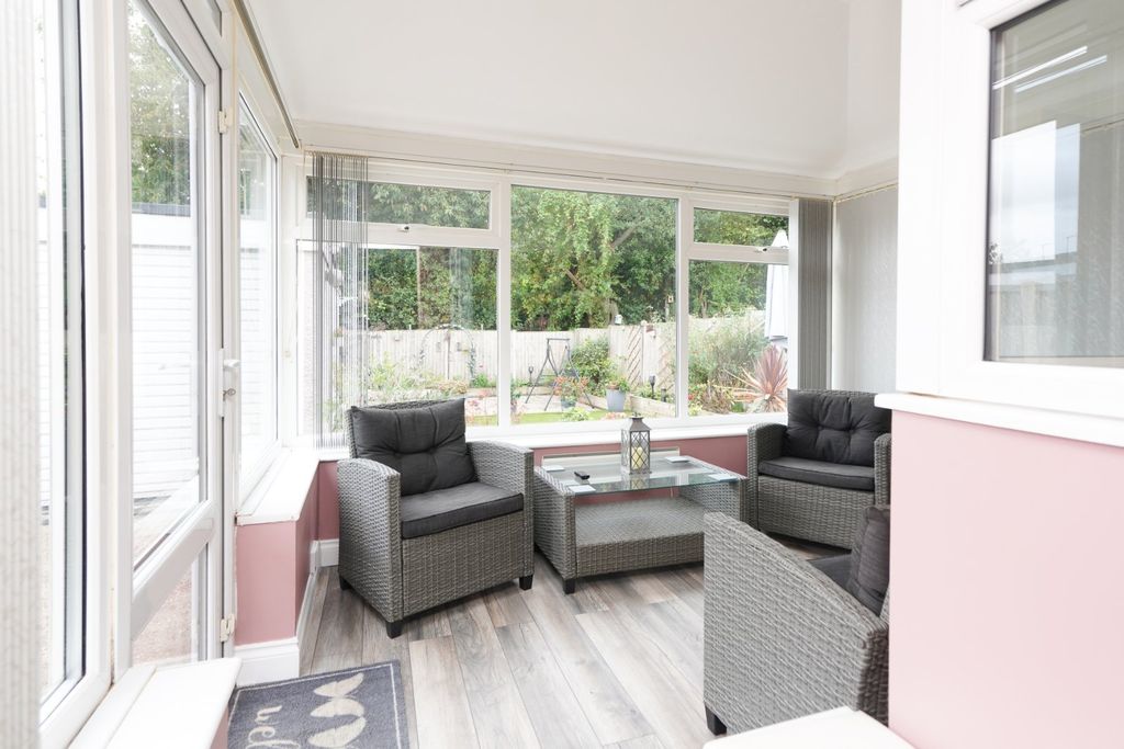 Property photo 3 of 19 Sitting Room