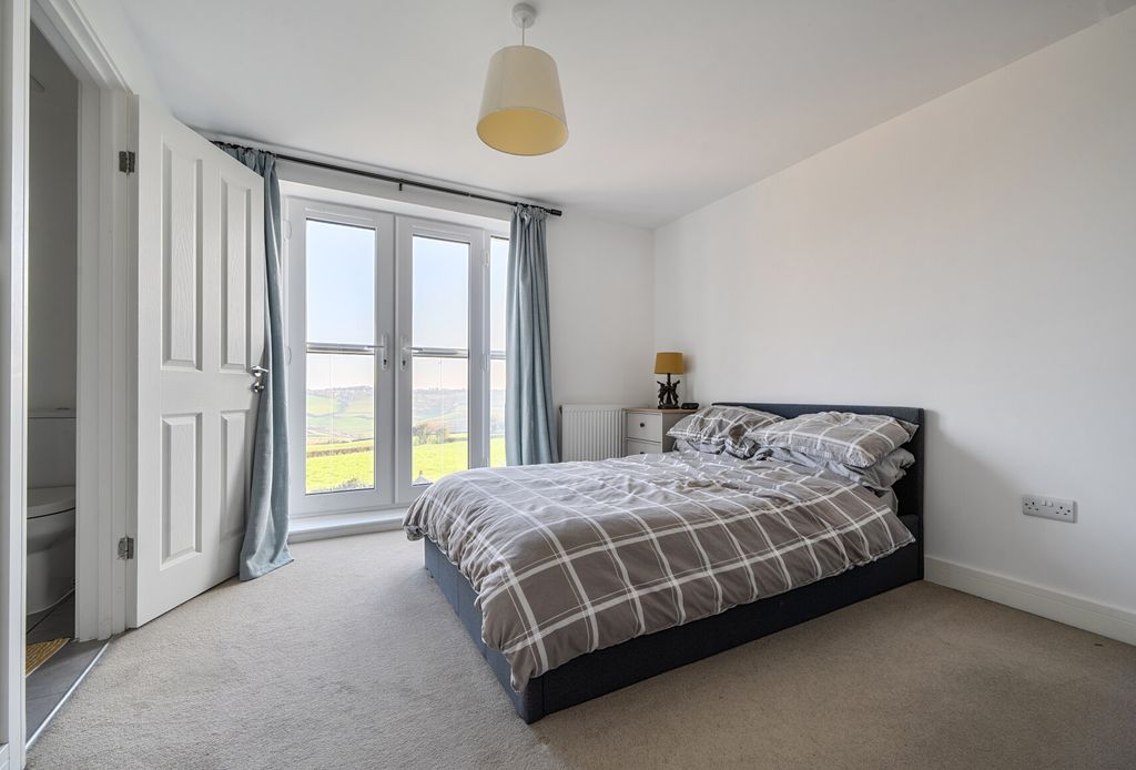 Property photo 1 of 14 Bedroom One