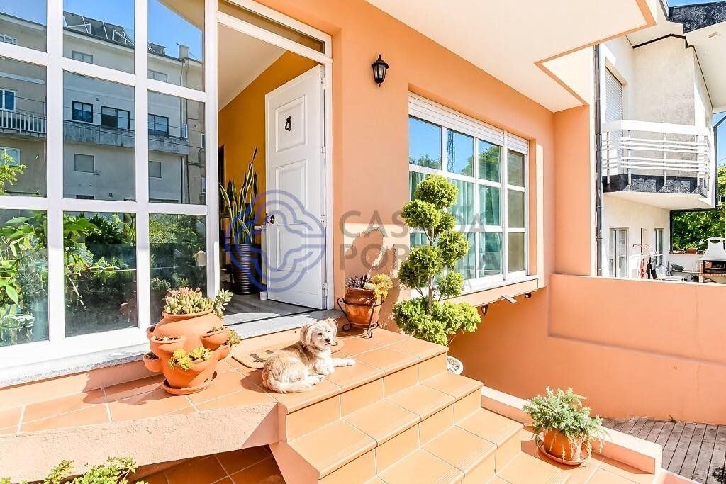 Property photo 2 of 48