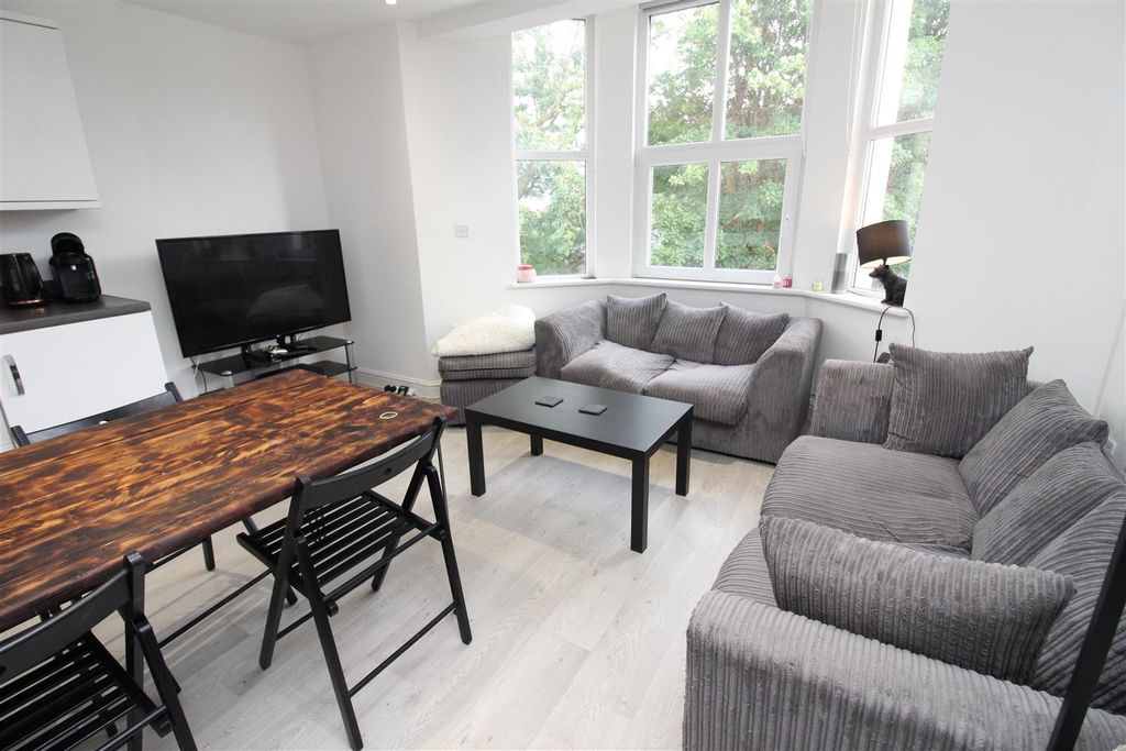 Property photo 2 of 10 Img_2152.Jpg