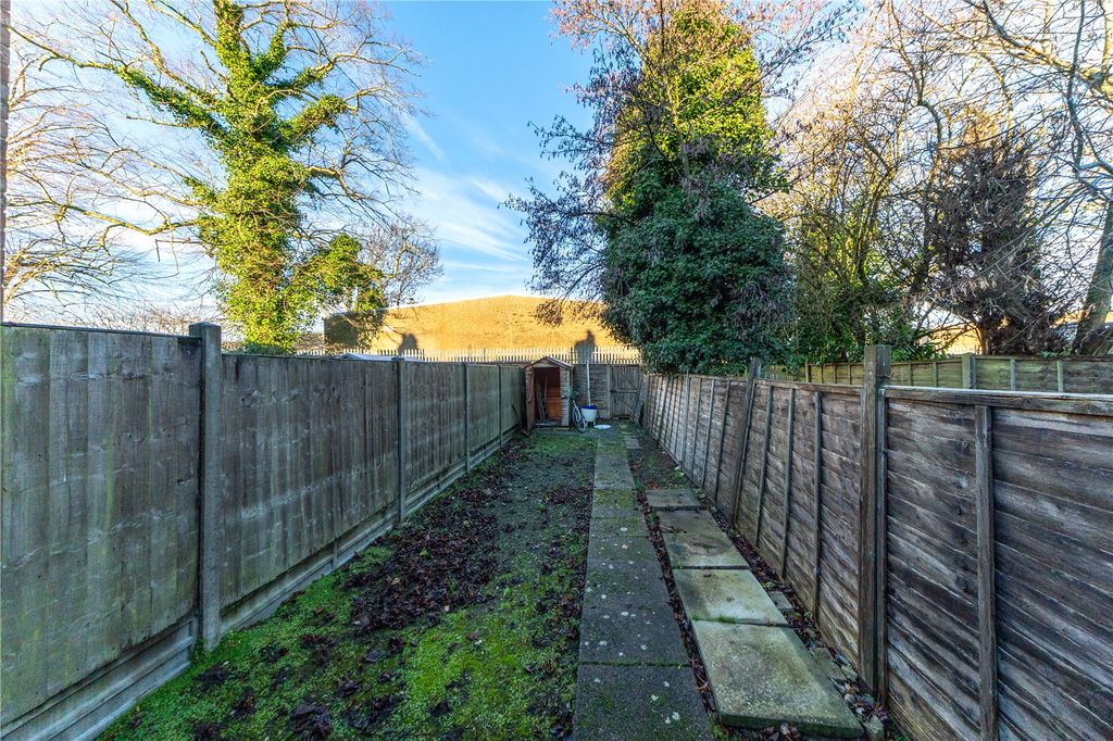 Property photo 2 of 18 Picture No. 01