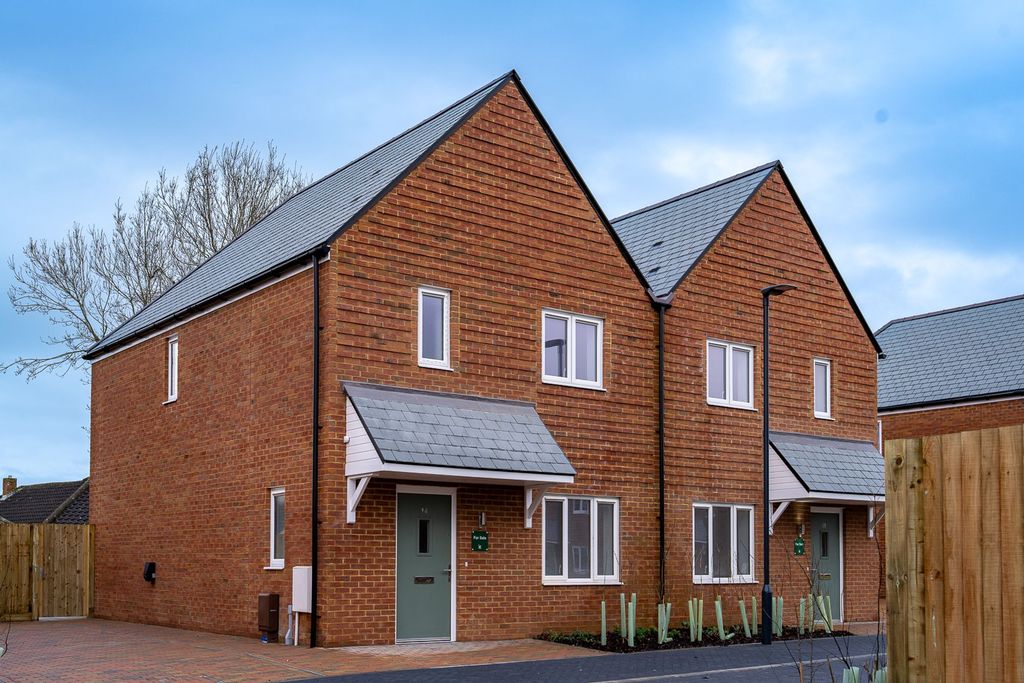 Property photo 1 of 16 Plot 13