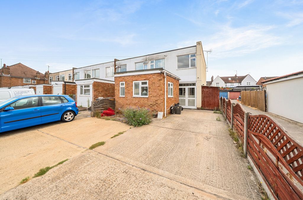 Property photo 1 of 18 1511587-17-6A8864...