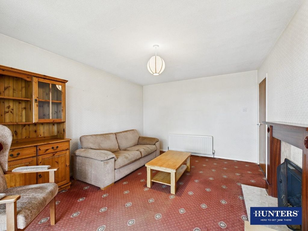 Property photo 3 of 19 Living Room