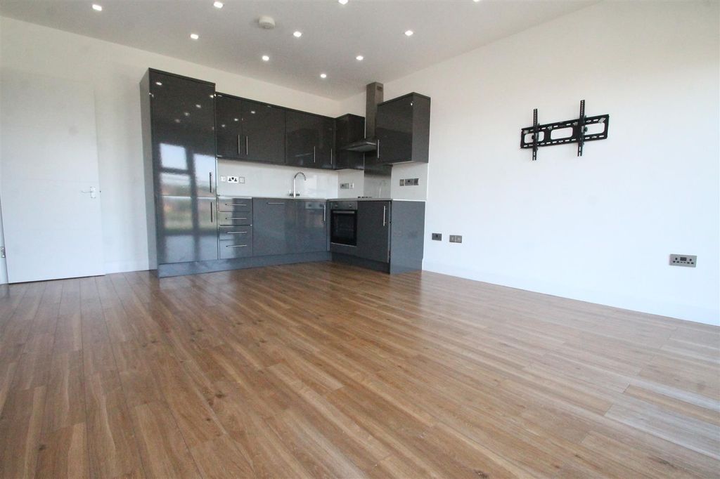 Property photo 3 of 8 Img_0444.Jpg