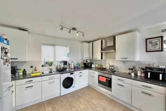 Property photo 2 of 4 Kitchen