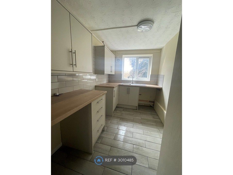 Property photo 1 of 2