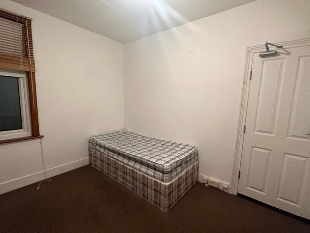 Property photo 2 of 8 Bedroom
