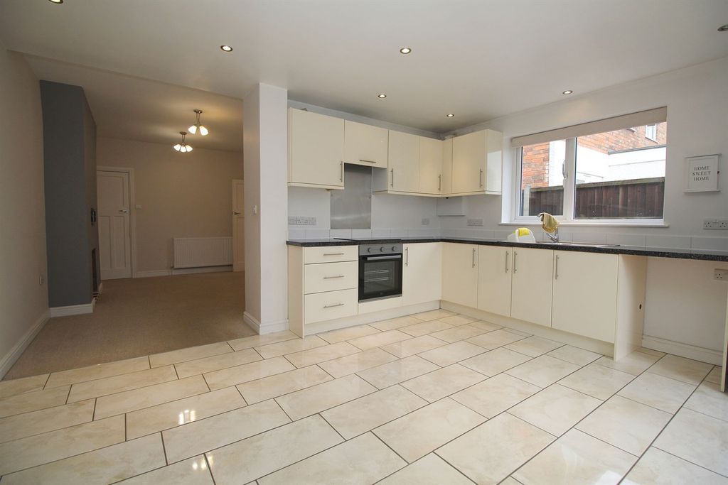 Property photo 3 of 22 Kitchen