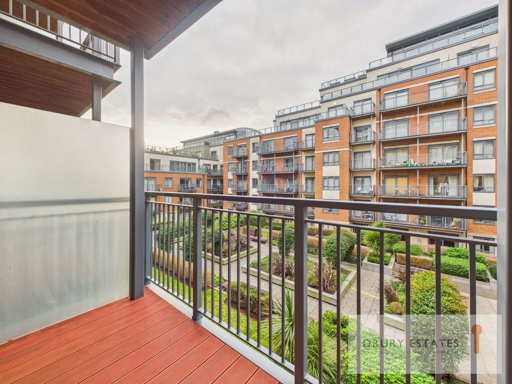 Property photo 3 of 11 Balcony