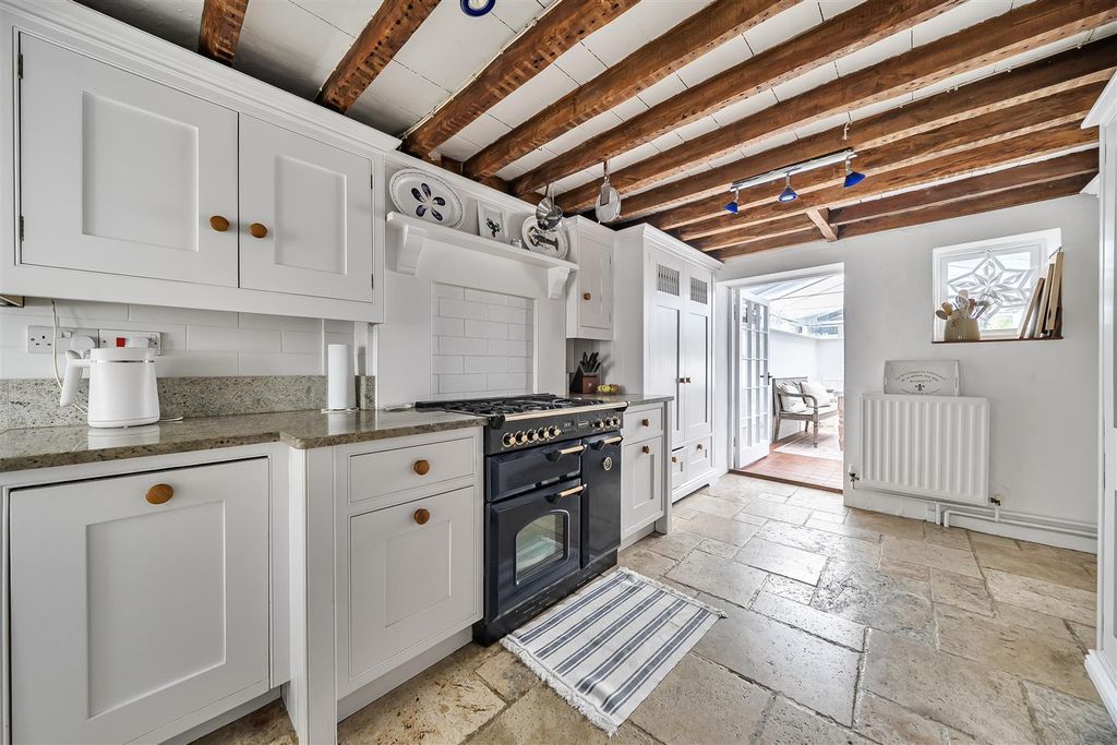 Property photo 3 of 23 Kitchen
