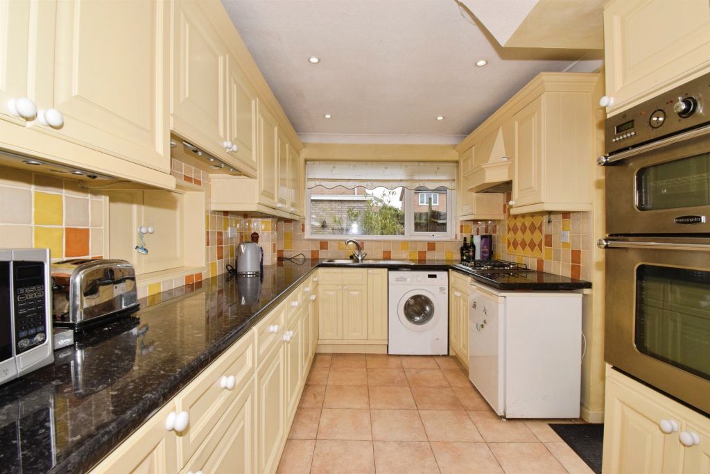 Property photo 3 of 17