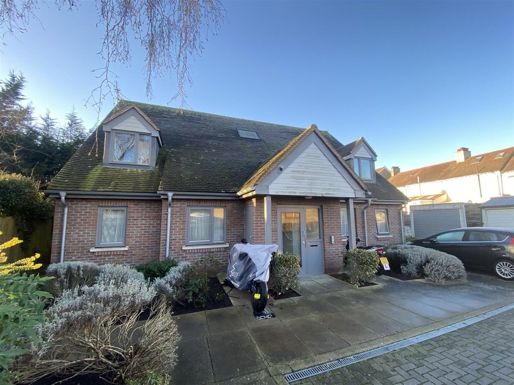 Property photo 1 of 6