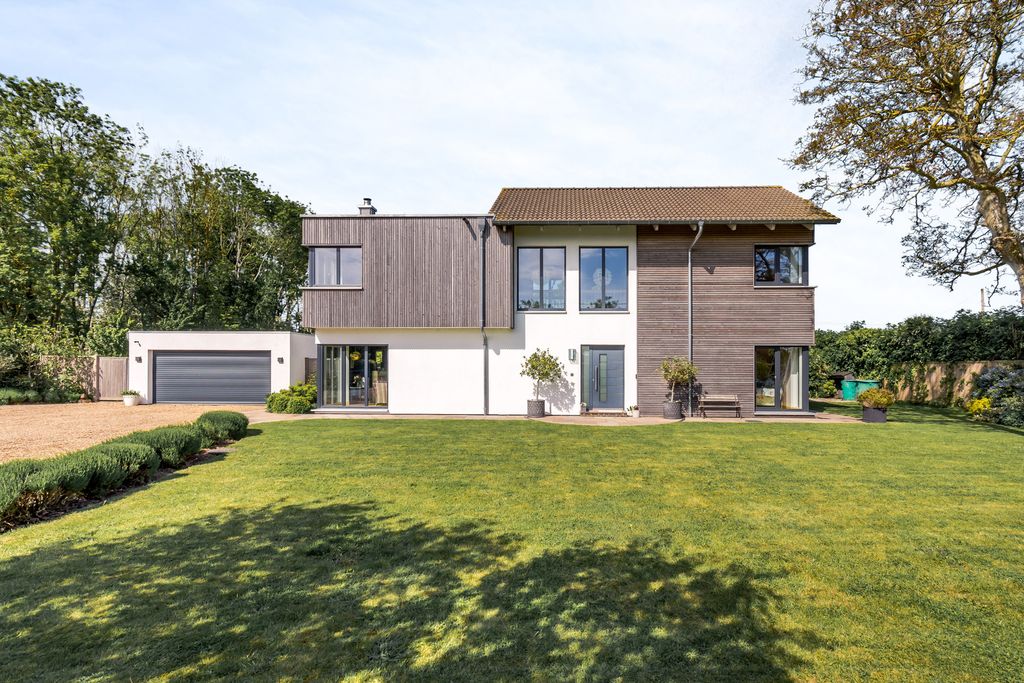 Property photo 1 of 31 338042 - Roseacre123.Jpg