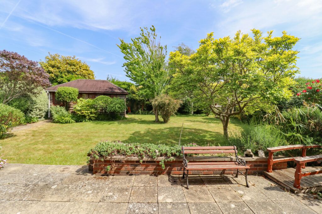 Property photo 2 of 31