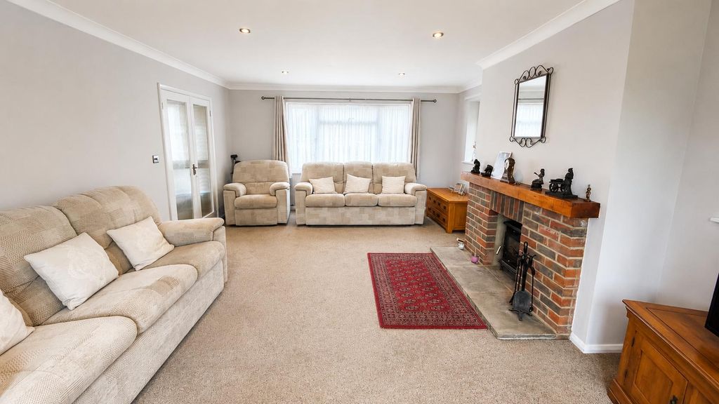 Property photo 3 of 26
