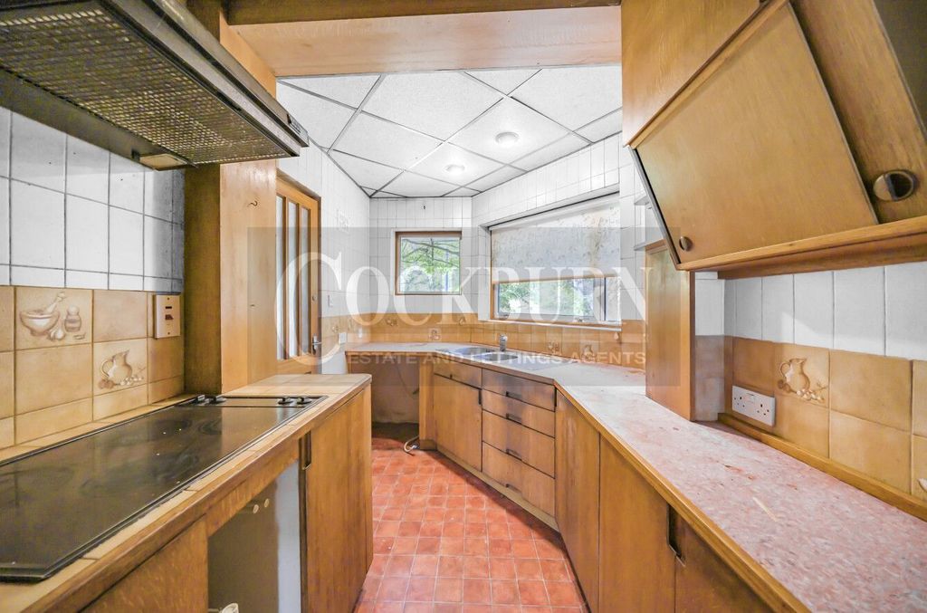 Property photo 3 of 20