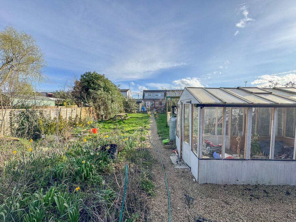 Property photo 2 of 29