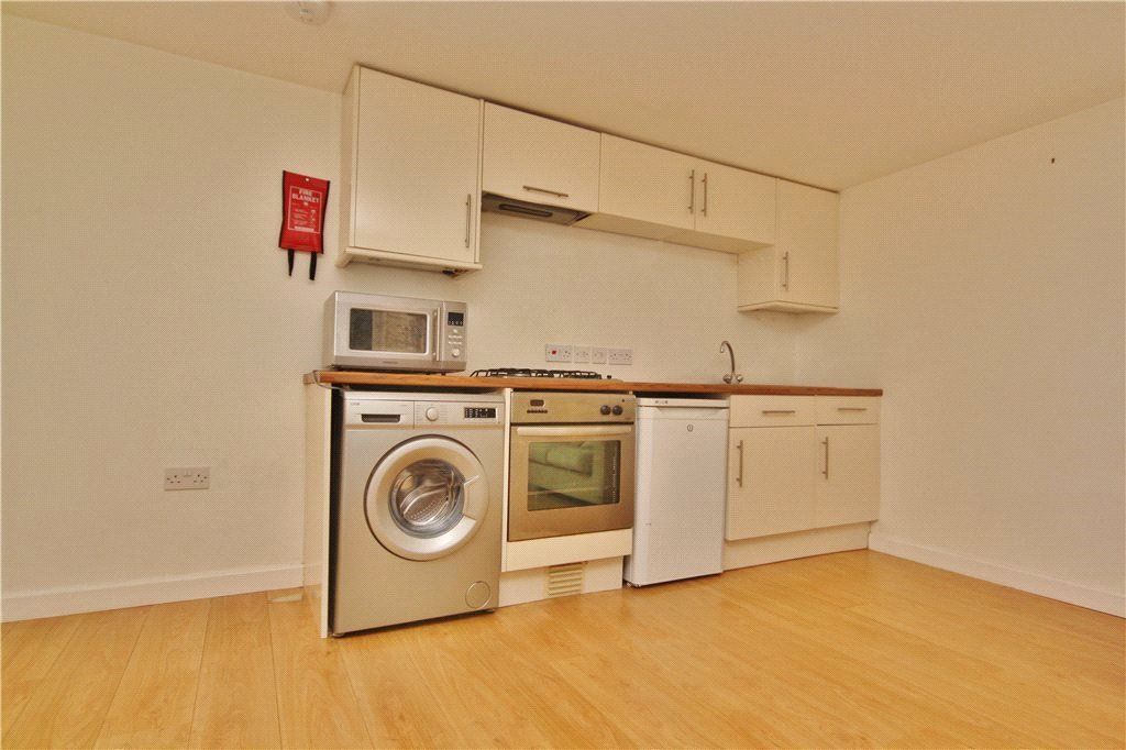 Property photo 3 of 8 Kitchen