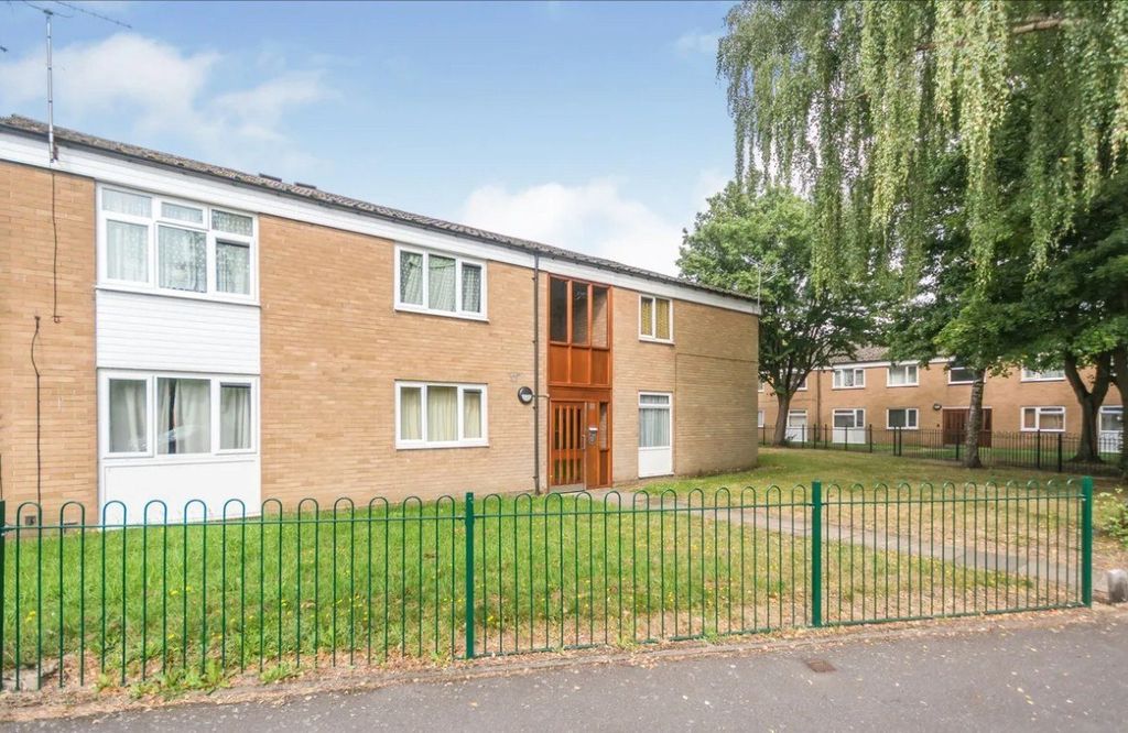 Property photo 1 of 13 Lakefield Close, Hall Green, Birmingham