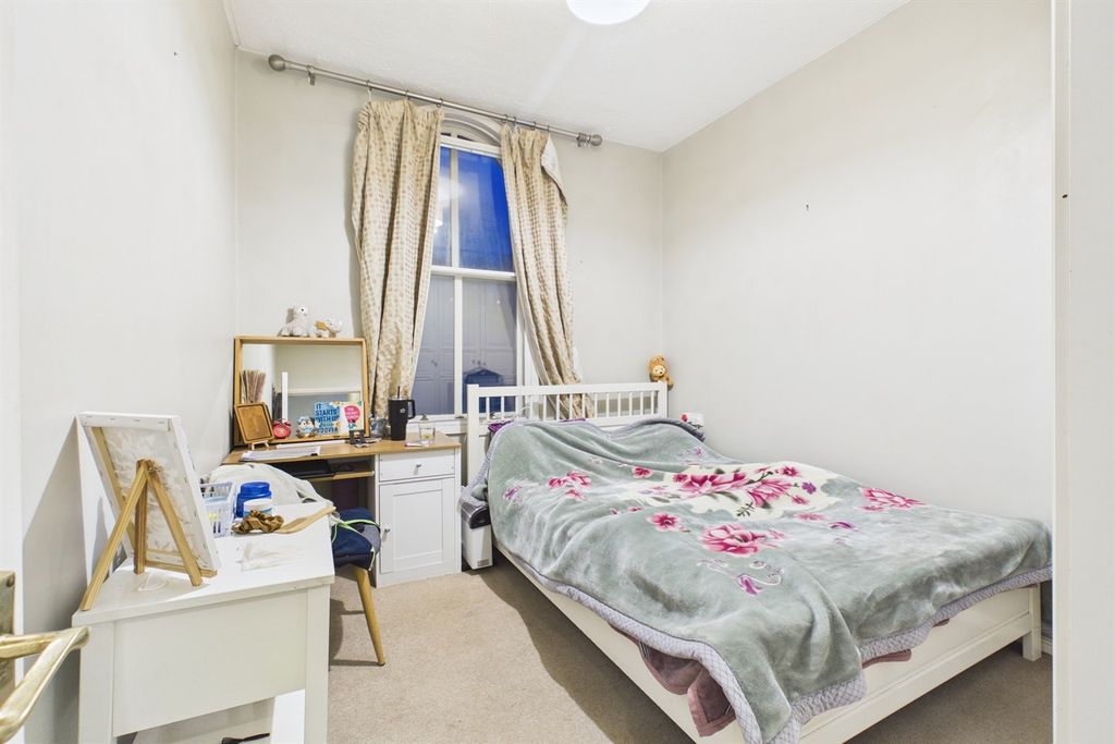 Property photo 3 of 11 Bedroom One